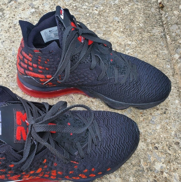 Nike LeBron 17 Infrared 2020 - Picture 6 of 7